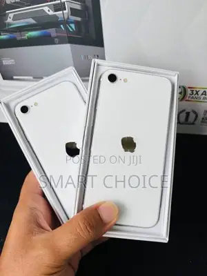 Apple iPhone SE 2 128GB f1 (Used)