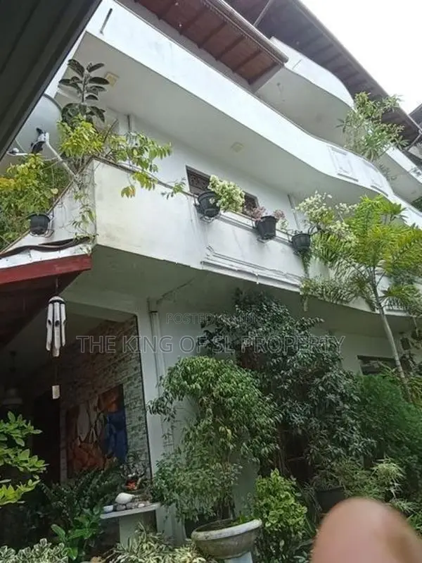 Building / Appartement for sale in Nugegoda