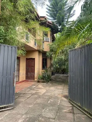 Ethul kotte : 5BR (14.11P) House for Sale near Main Road