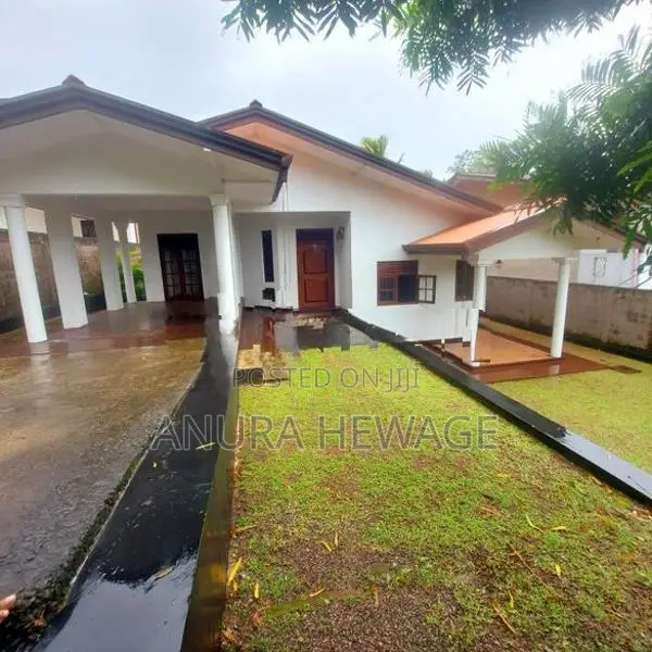 House for Sale Athurugiriya, near Millennium City (ID : ATHU019)