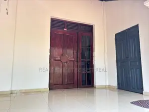 Hanwella : 3BR (29.75P) House for Sale at Avissawella road