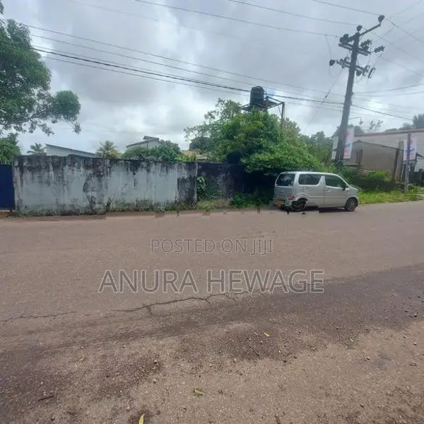 මාලබේ, කහන්තොට ප්‍රධාන මාර්ගයට යාබදව ඉඩමක් විකිණීමට ඇත. (ID : KHNT001S