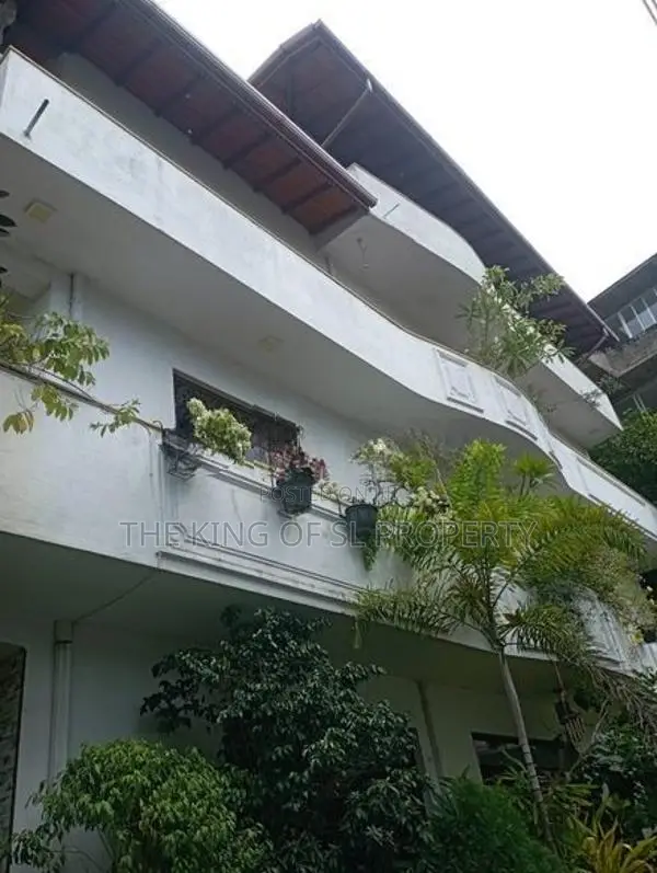 Building / Appartement for sale in Nugegoda