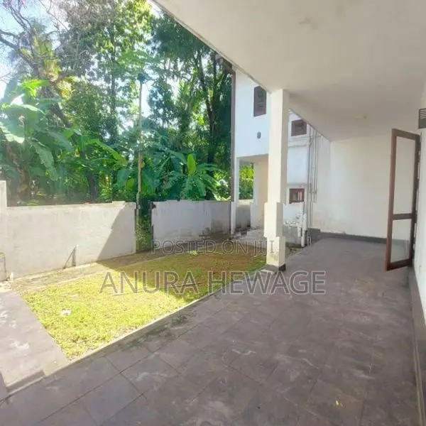 Luxury House for Sale Makola, Kiribathgoda. (ID : KRBT001)
