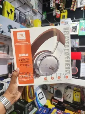 JBL 64D Wireless Headphones