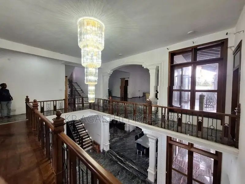 35p 3st super luxury house for sale in pitakotte