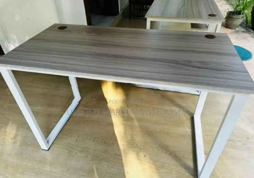 Modern 4x2 Smart Structure Table