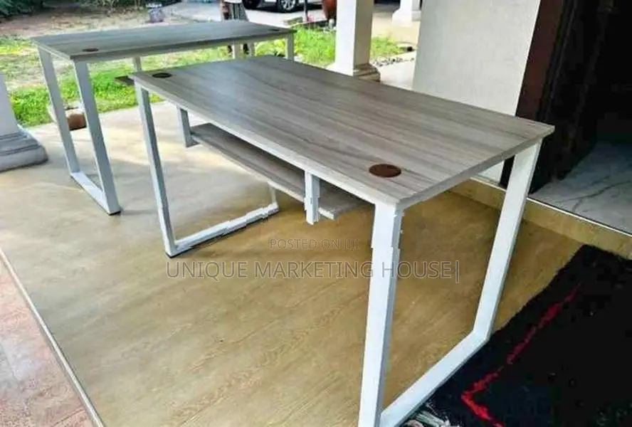Modern 4x2 Smart Structure Table