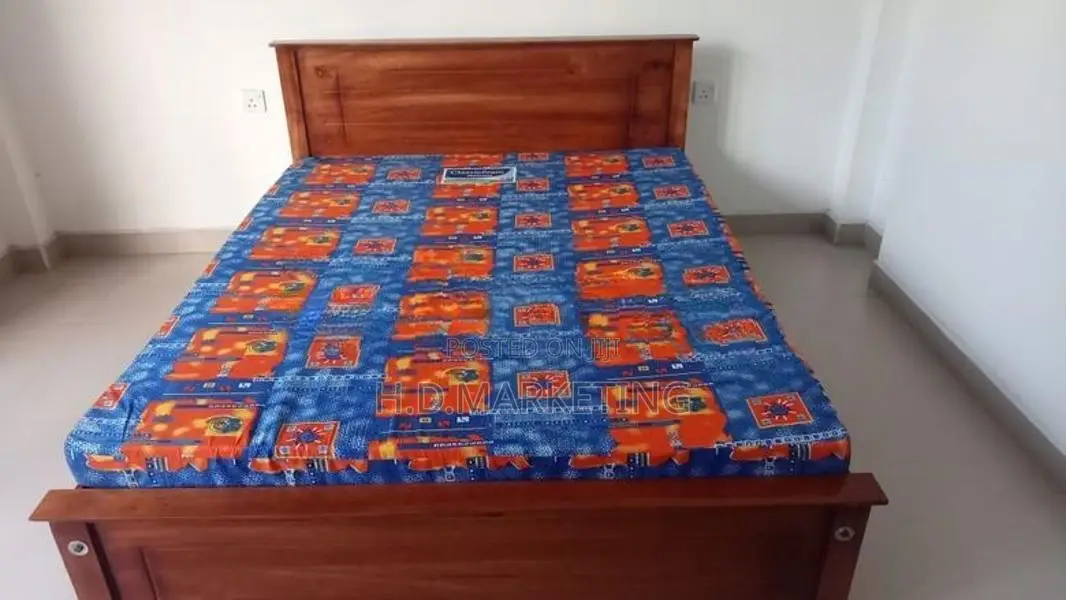 72x60 Queen Size Box Bed With Double Layer Mattress
