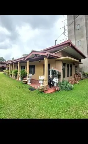 39 Perches Commercial Land Sale With Building