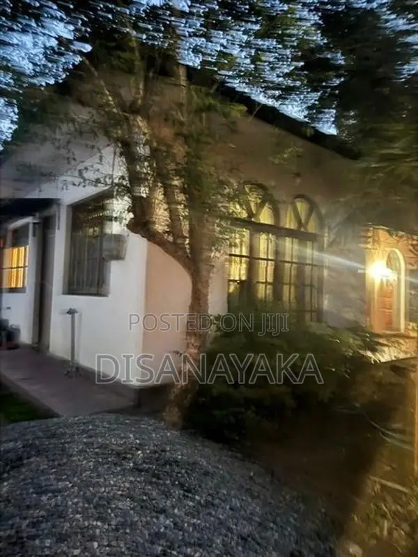 4 Storey Building for Sale Baththaramulla Ds2358