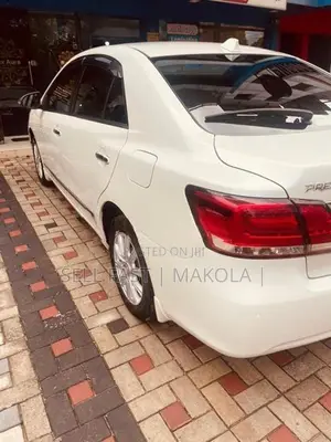 Toyota Premio 2018