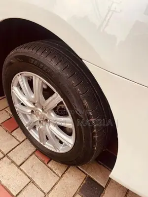 Toyota Premio 2018