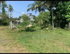 Land for Sale Mahara,200m to Kandy Road. (ID : MAHR001)