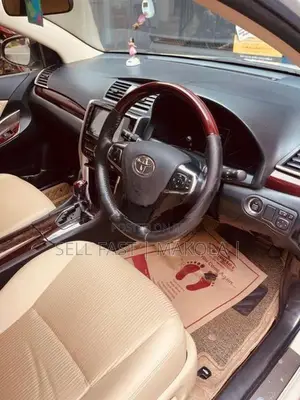 Toyota Premio 2018