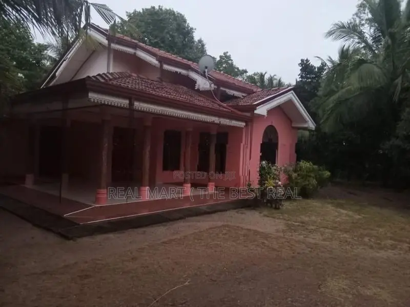 Anamaduwa Town : 3 Bedrooms ( 65 Perches) House for Sale