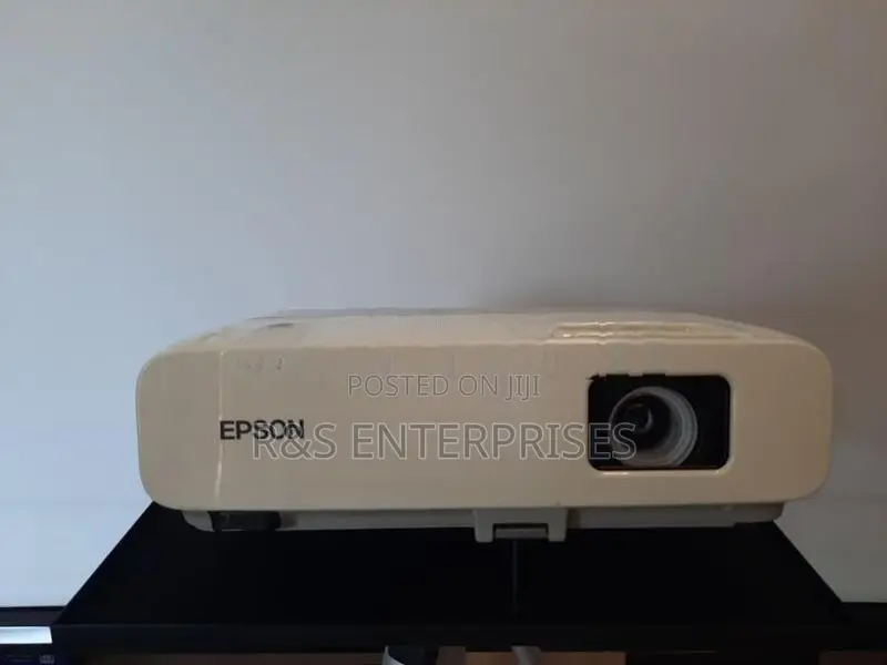 Epson EB-84 Projector