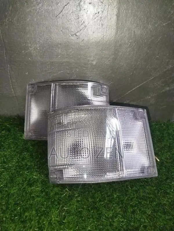 Nissan Qd Parking Lights ( Brand New)