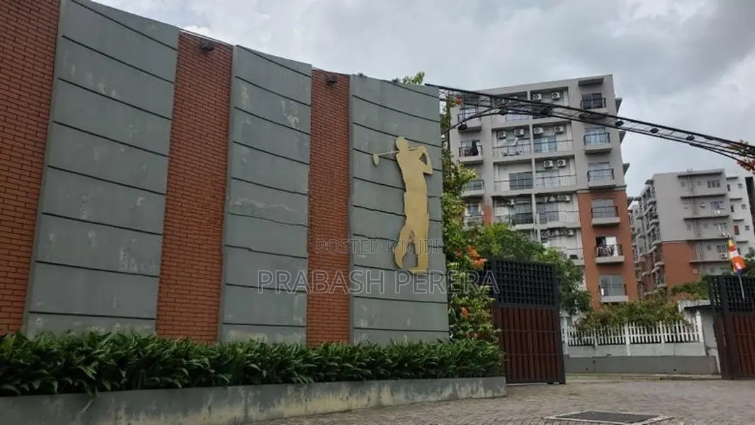 3 Bed 2 Bathrooms for Sale higher Floor Kahathuduwa- 26 Mn.