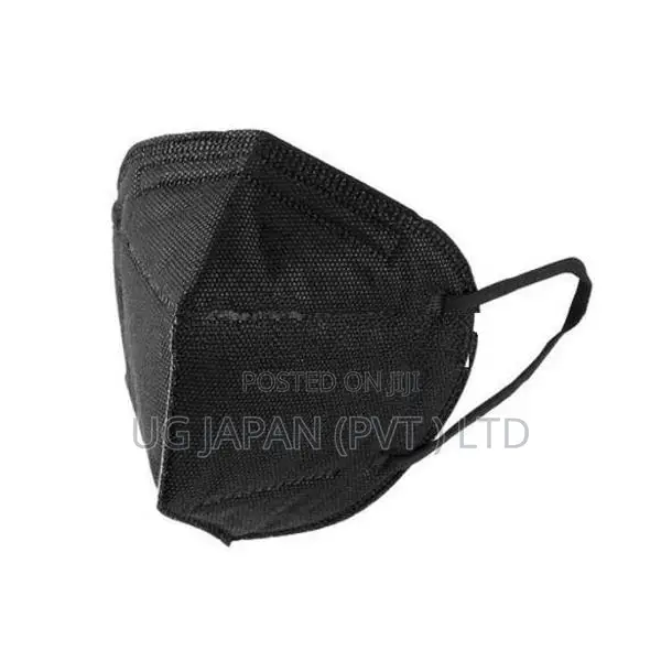 KN95 MASK BLACK & WHITE