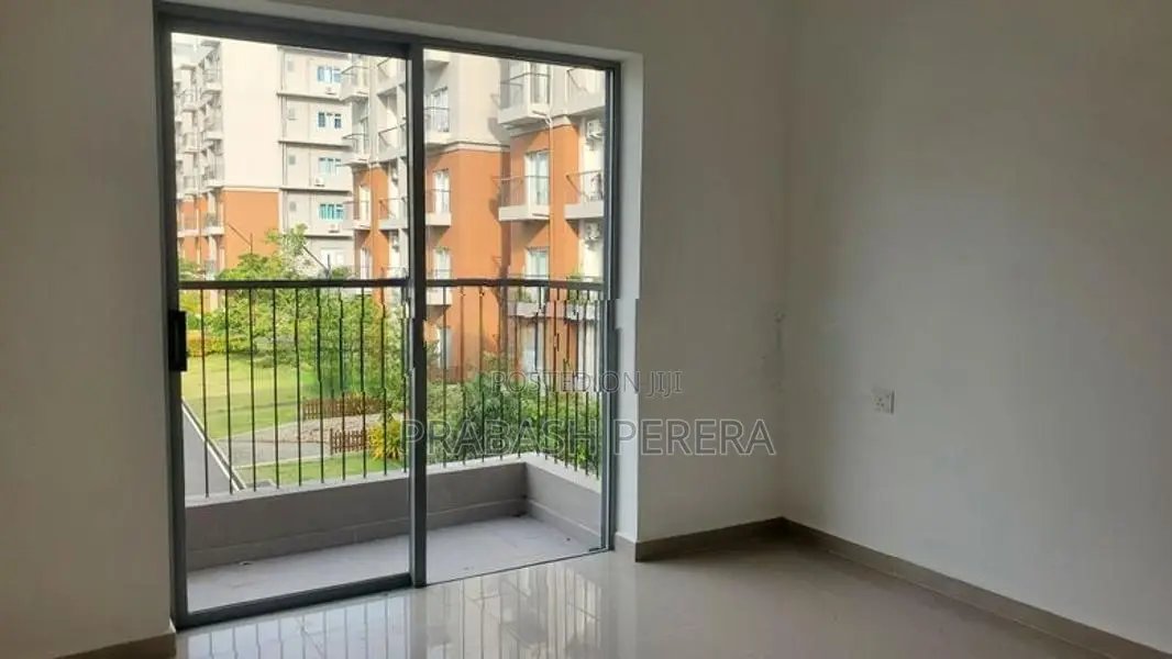 3 Bed 2 Bathrooms for Sale higher Floor Kahathuduwa- 26 Mn.