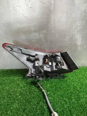 B17 Taill Light Right Side
