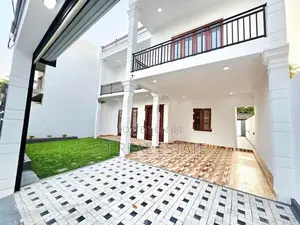 Newly Build Luxury 3 Storey House for Sale in Piliyandala
