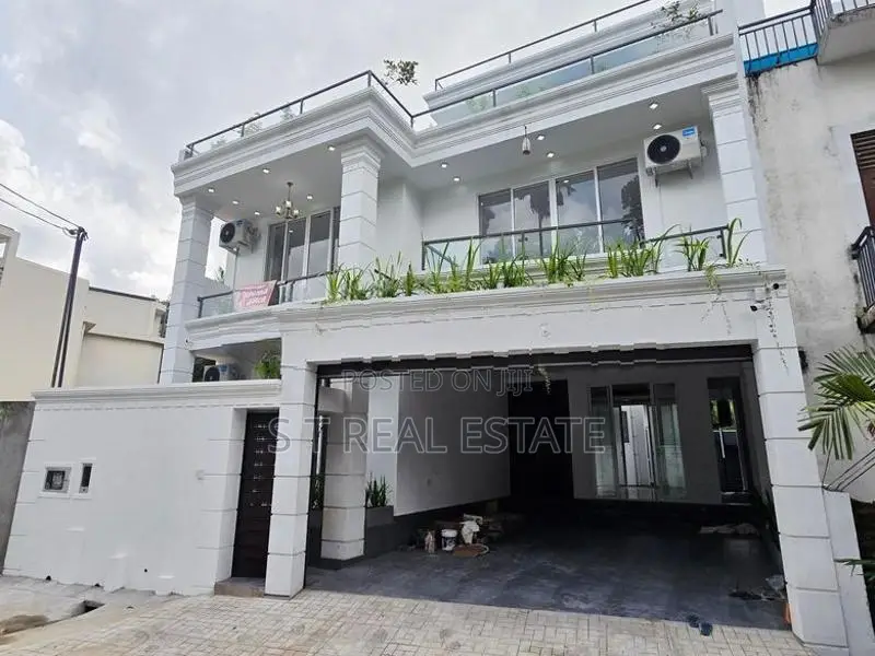 Eye Catching Designed Luxury Three Storey House for Sale in Battaramul