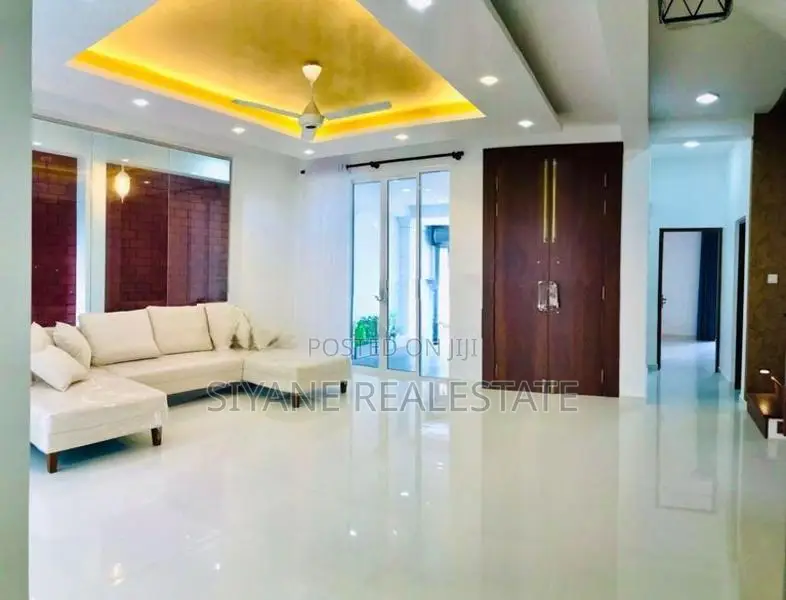3 Story House For Sale In Akuregoda, Pelawatta.