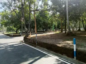 Land In Yakkala Commercial Plots