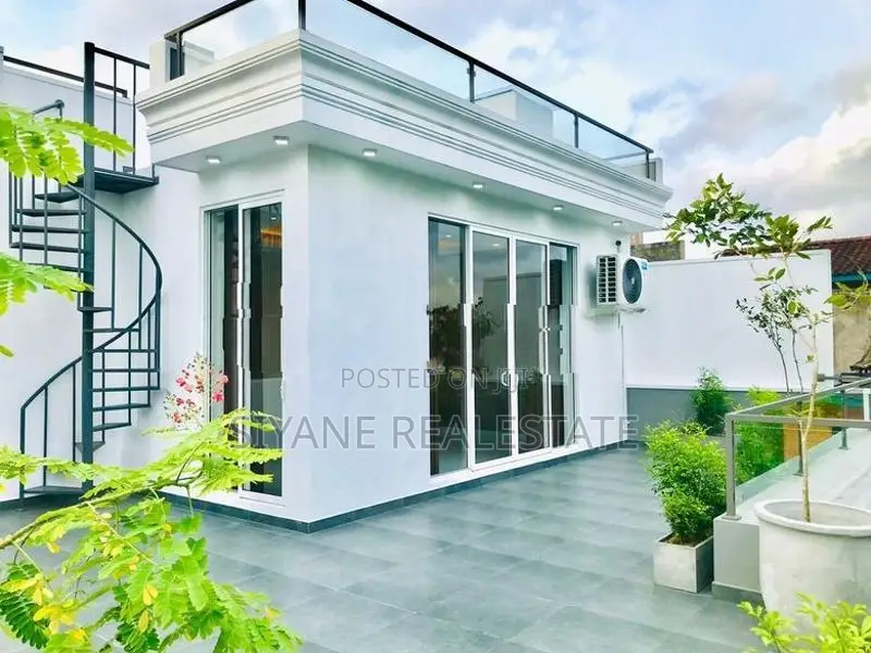 3 Story House For Sale In Akuregoda, Pelawatta.