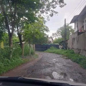 අතුරුගිරිය ප්‍රදෙශයේ පිහිටි ඉඩමක් විකිණීමට ඇත. (ID: ATHU020S)