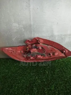 DEMIO TAIL LIGHT RIGHT SIDE