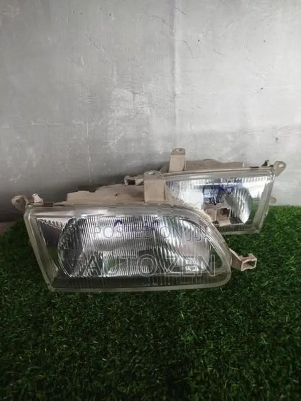 Toyota Corsa Glass Headlight
