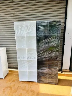Modern 10pcs Black and White Racks