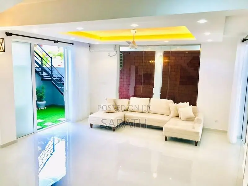 New Designed Brand Luxury House In Battaramulla