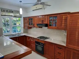20P Luxury House with Swimming Pool in Andarewatta Rd Colombo 5 For Sa