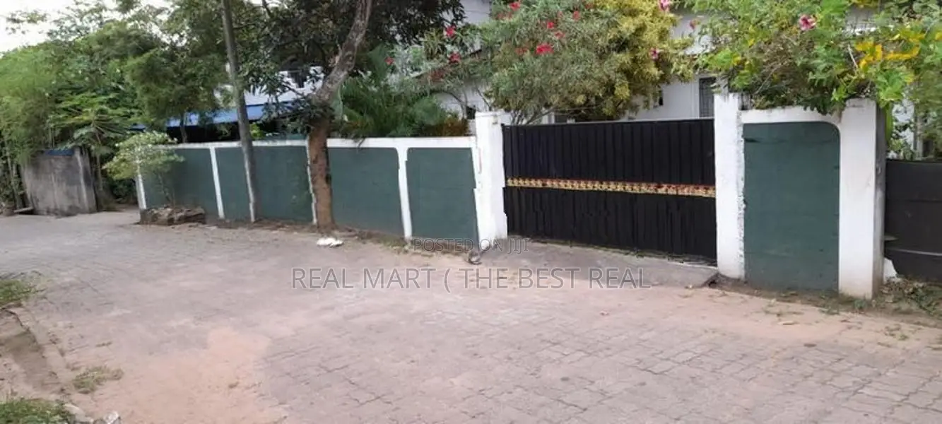 Kolonnawa : 3BR (13P) House for Sale at Mulleriyawa