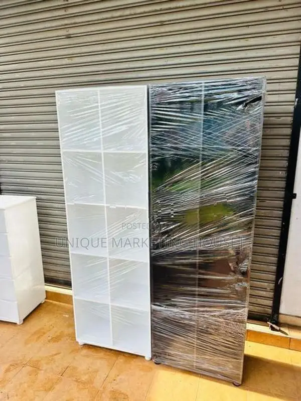 Modern 10pcs Black and White Racks