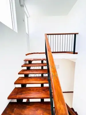 Luxurious Brand New House In Talawatugoda
