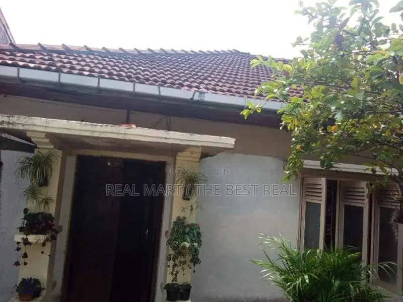Moratuwa : 6BR (12.25P) House for Sale near Galle Road