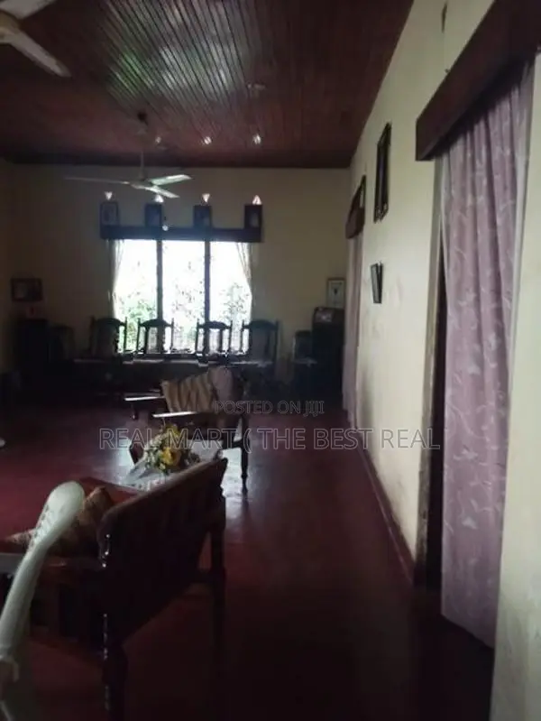 Moratuwa : 6BR (12.25P) House for Sale near Galle Road