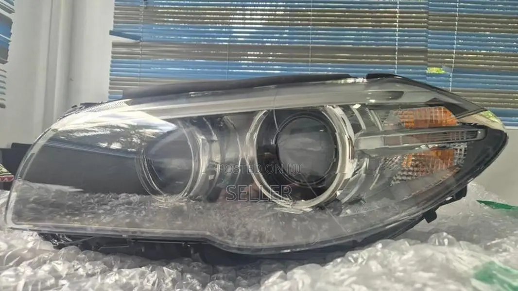 BMW F10 LCI 520d Headlight