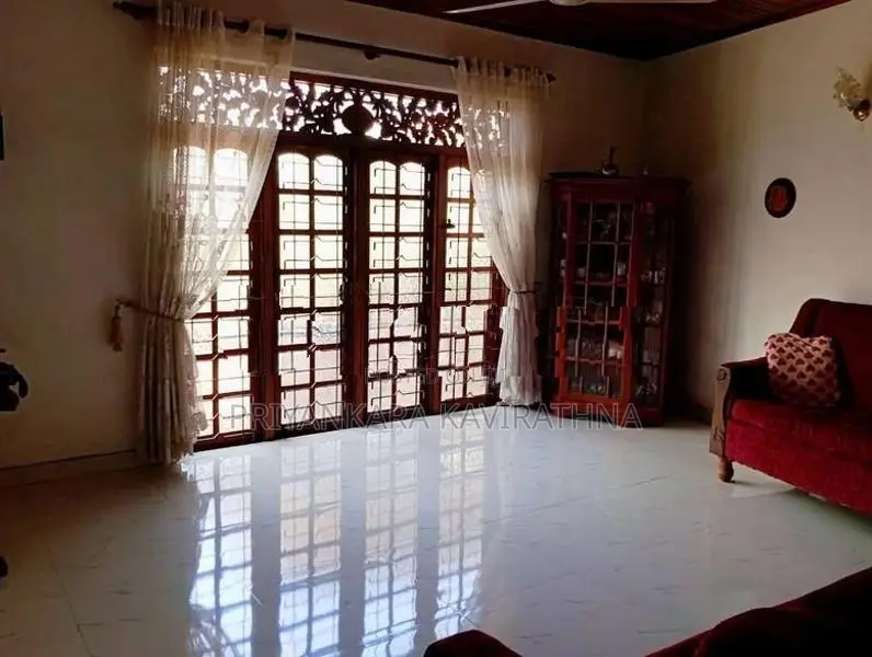 17.5 Perche - Commercial Property For Sale in Battaramulla