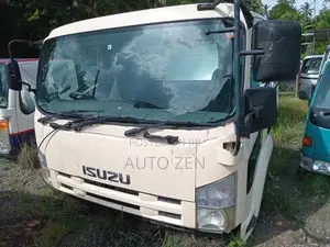 Isuzu Forward Manual Cabin
