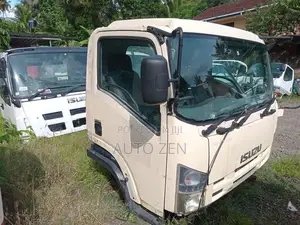 Isuzu Forward Manual Cabin