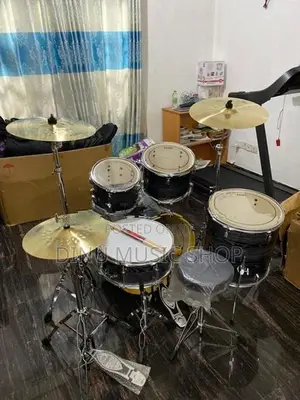 Acoustic Drum Set