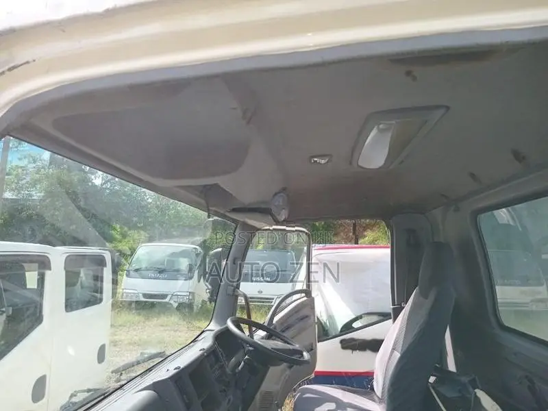 Isuzu Forward Manual Cabin