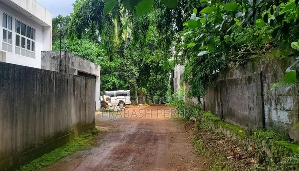 Block Of 8.5 Perches Land for Sale in Kottawa