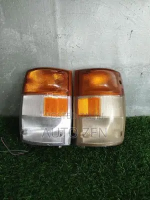 Isuzu Samanala Face Signal Lights